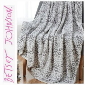 Betsey Johnson Ultra Soft Plush Blanket